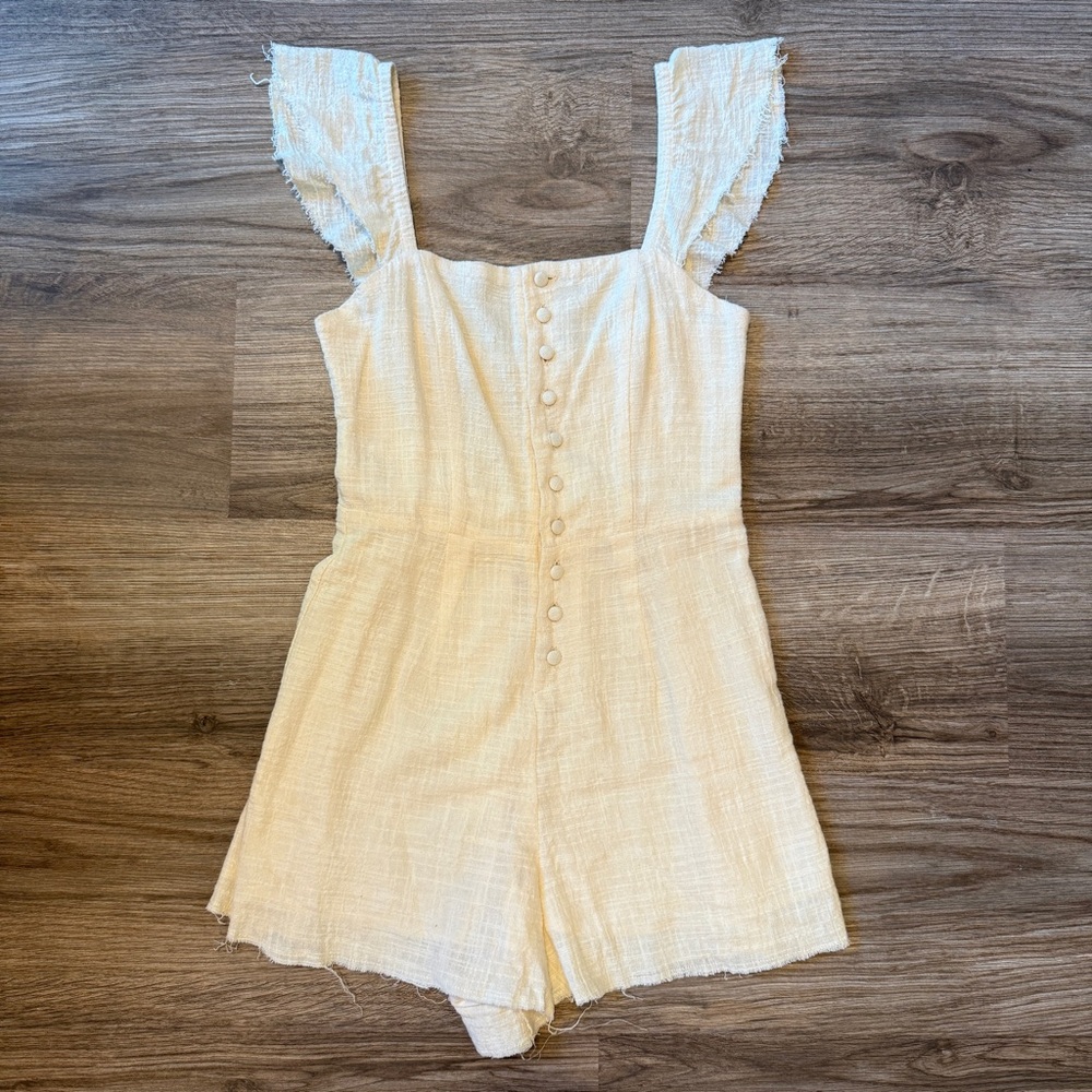Some Days Lovin (Urban Outfitters) Linen Like Romper | XS